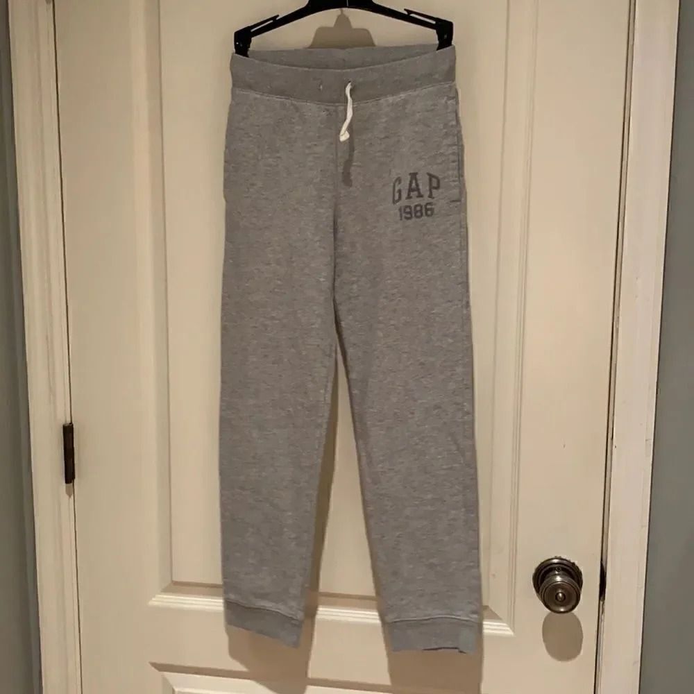 Gap grey joggers L 